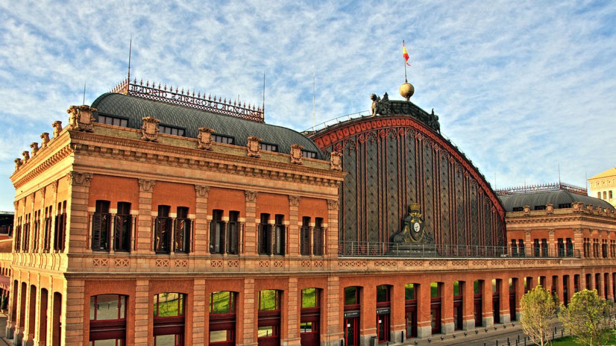 La estación madrileña de Atocha llevará el nombre de Almudena Grandes