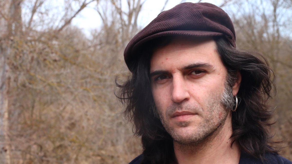 El cantante de Flix Xarim Aresté publica 'Ses entranyes'