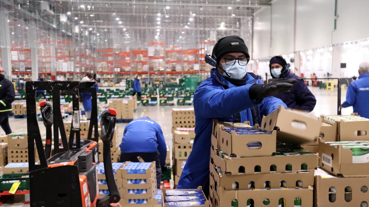 Las cadenas de alimentación y gran consumo reclaman que el alta laboral por covid sea automática