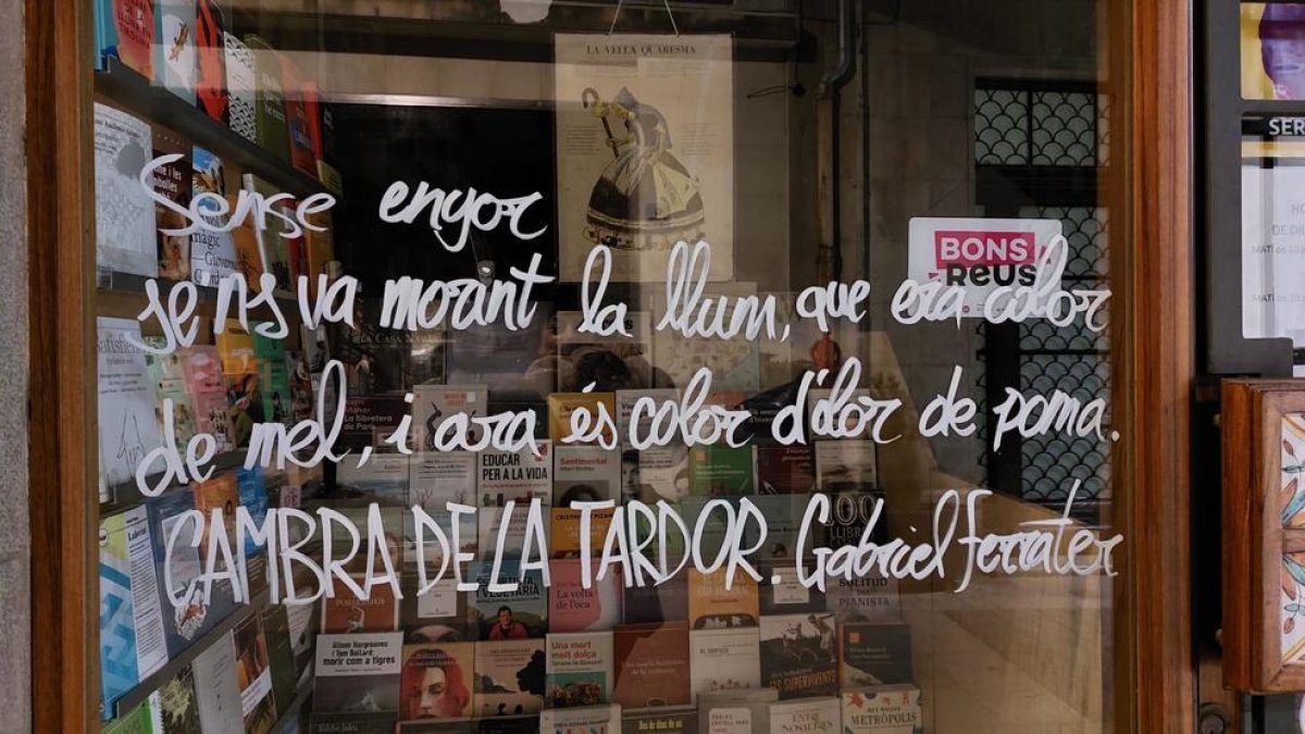 Les biblioteques acosten la poesia a tota la ciutadania de Reus