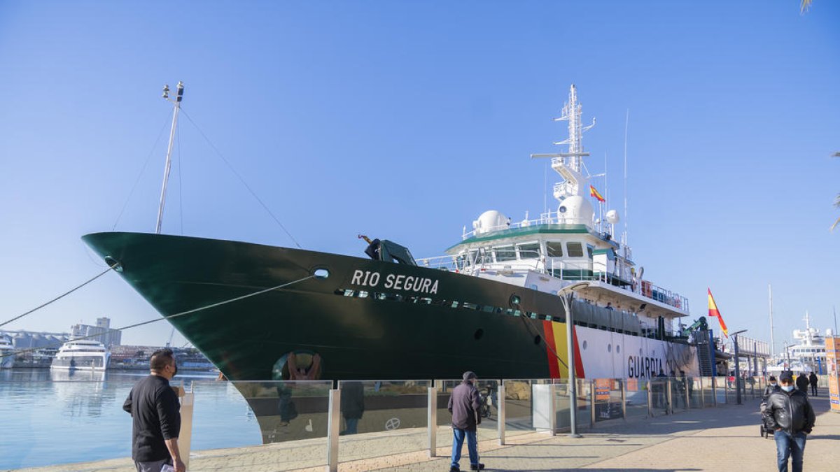 El Río Segura está en el puerto de Tarragona para hacer tareas de vigilancia policial