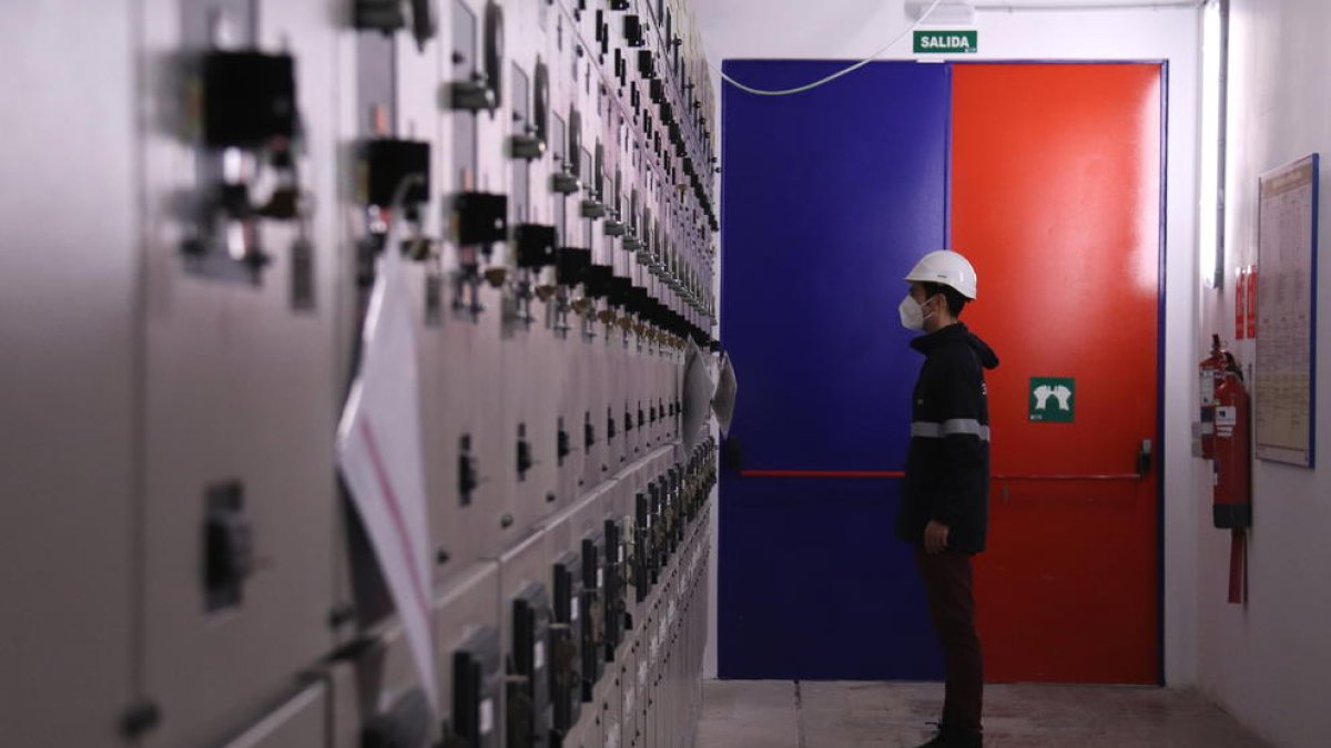 Baja un 23% el precio de la luz este viernes en el Estado