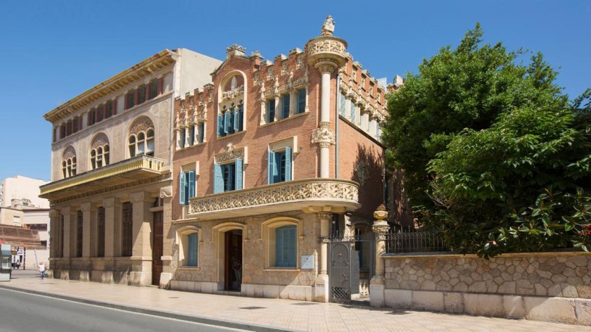 Fotografía de archivo de la fachada de la Casa Rull de Reus