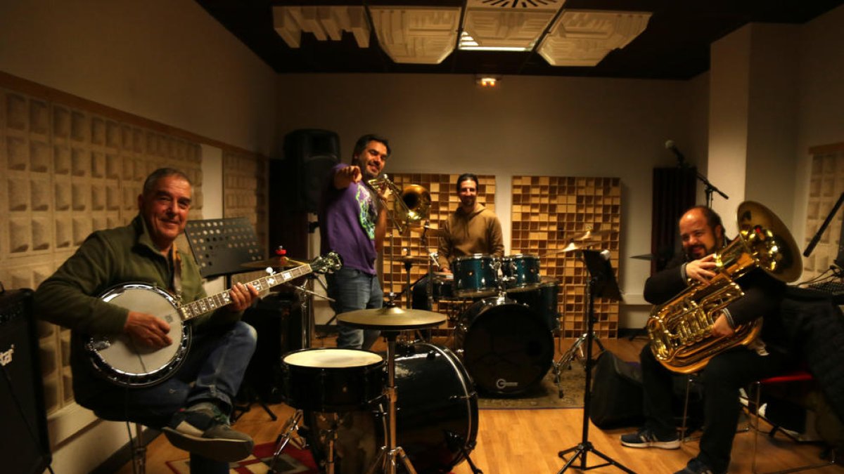 Stromboli Jazz Band: «Sempre intentem aportar el millor de nosaltres, volem que la gent sigui feliç»