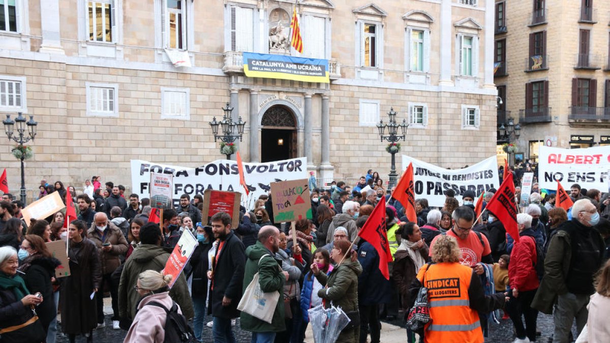 Entidades en defensa de la vivienda se manifiestan en Barcelona para reivindicar que «la regulación del alquiler no se toca»