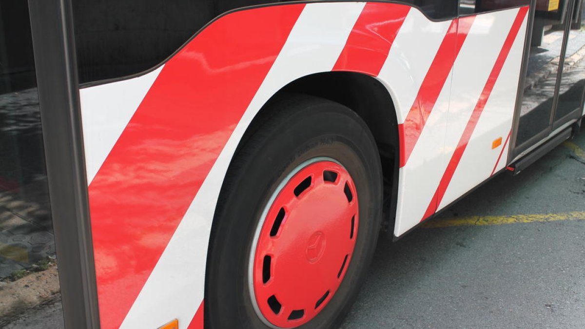 La EMT suspende el servicio de la L13 durante la tarde por falta de personal