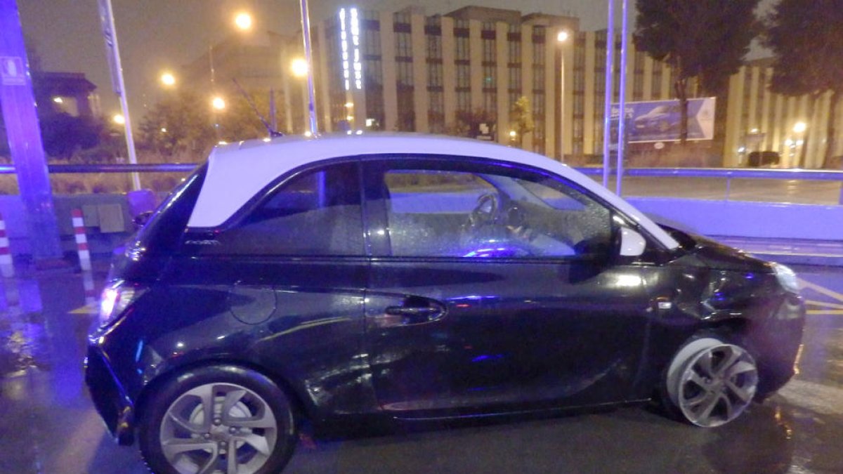 Aprofita per fer una vídeo trucada mentre fuig beguda de la policia i amb una roda punxada durant 13 quilòmetres
