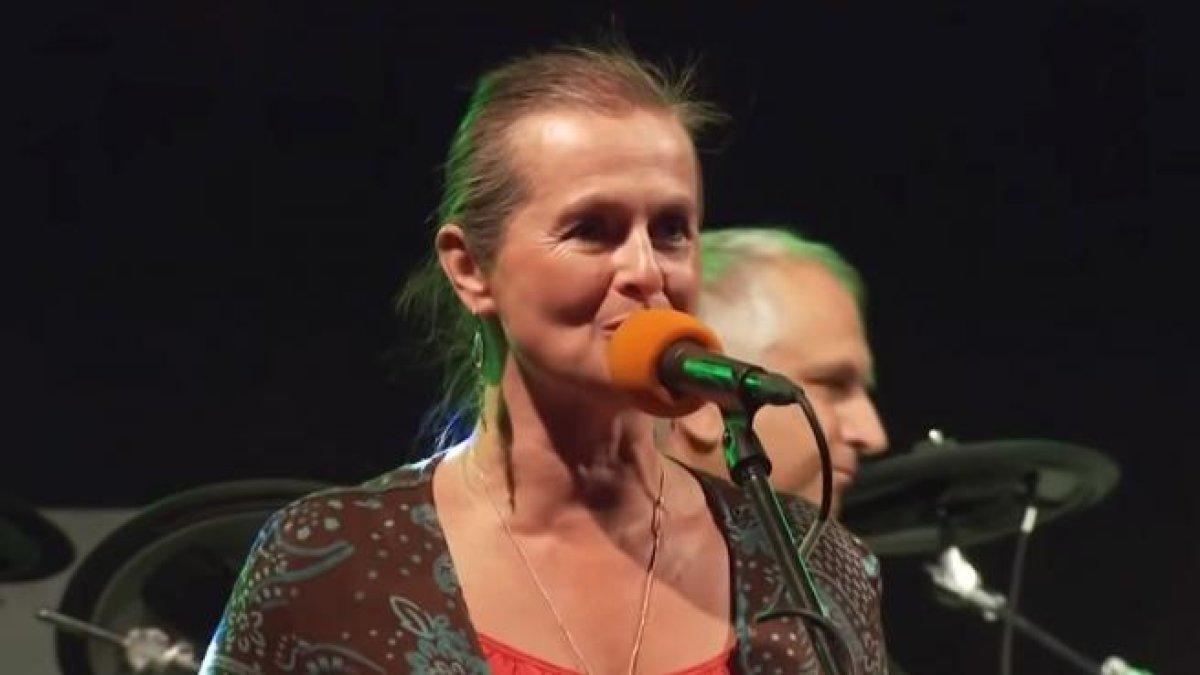 Mor la cantant Hana Horka després de contagiar-se deliberadament de covid sense estar vacunada