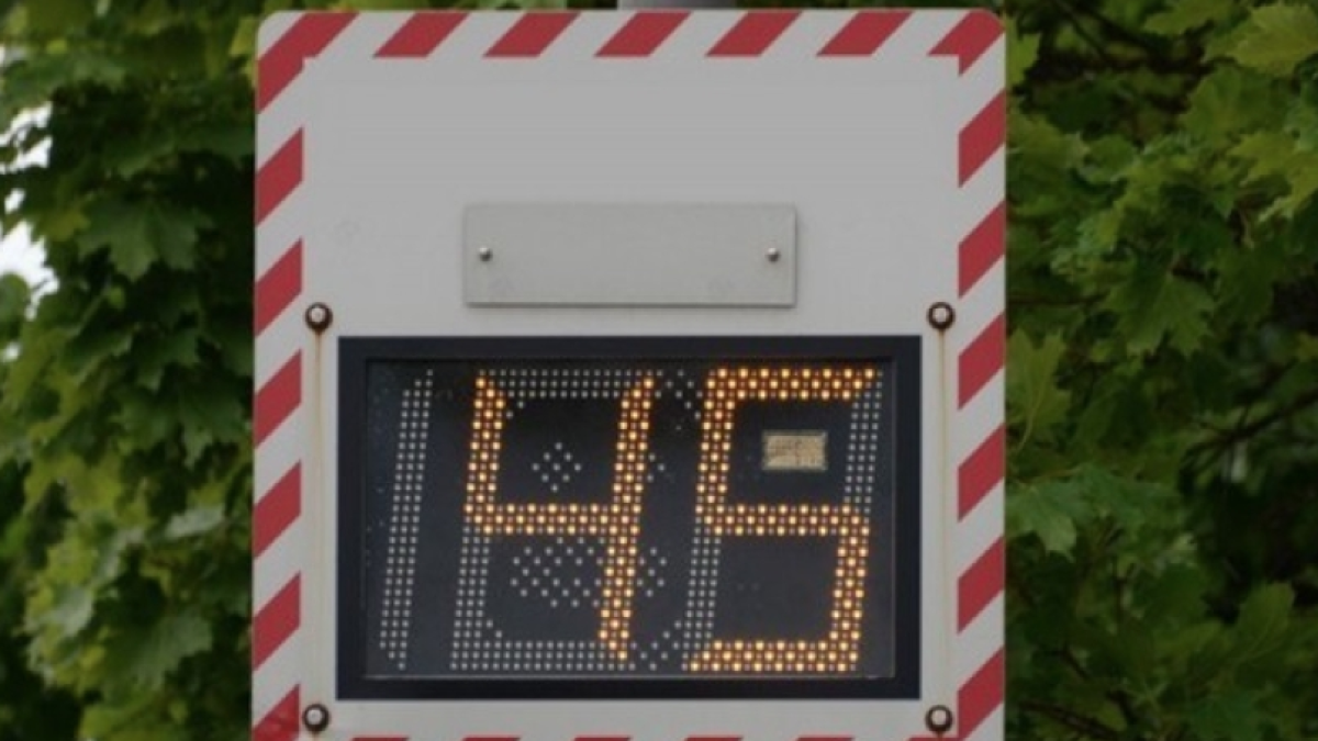 Calafell instal·la radars pedagògics per monitoritzar la velocitat del trànsit