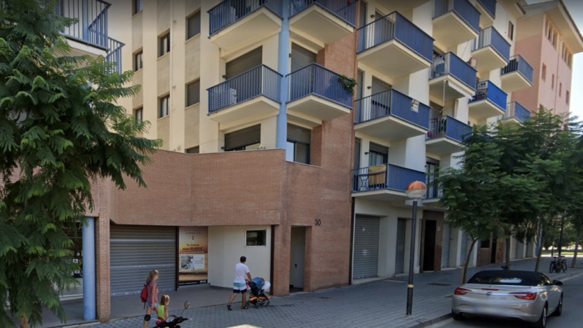 Detinguts tres lladres a Cambrils localitzats gràcies a dos portàtils que van robar