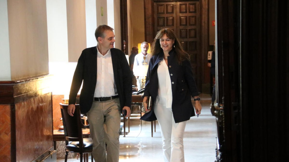 La Mesa del Parlament suspende a Laura Borràs con los votos de ERC, PSC y CUP-NCG