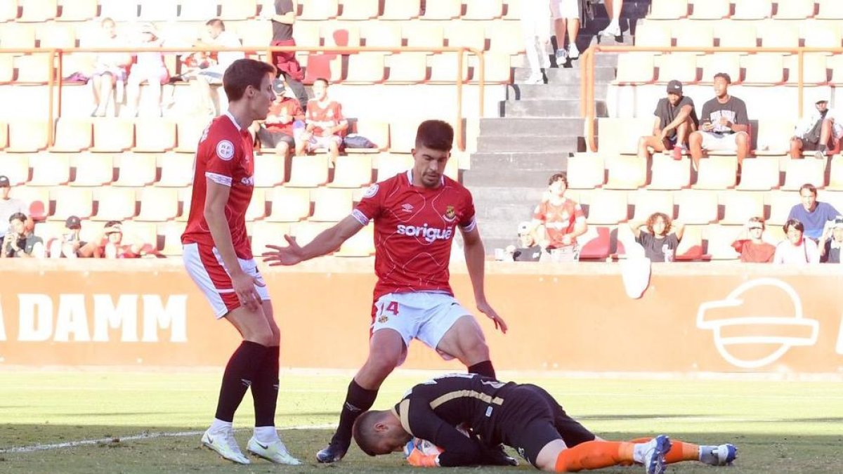 El Nàstic fa la primera victòria per Santa Tecla