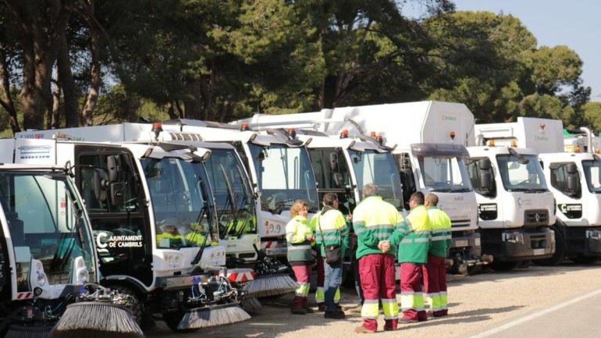 Cambrils refuerza el servicio de recogida y limpieza para el verano con más personal y recursos materiales