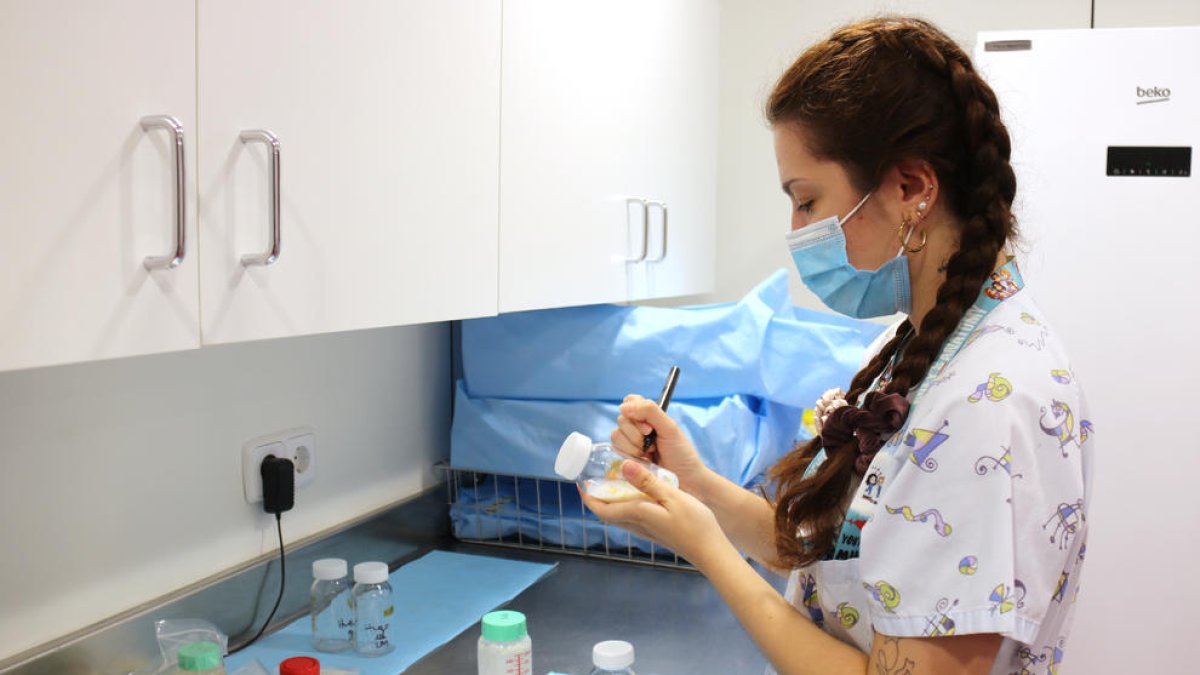 El Banco de Leche Materna recoge la leche de 700 mujeres para alimentar a medio millar de bebés en Cataluña