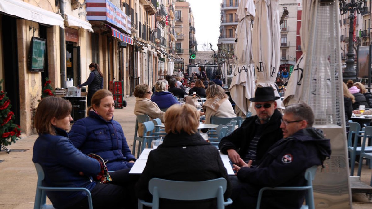 El TSJC ratifica la limitación de las reuniones en 10 personas, el pasaporte covid y el aforo restringido en bares y restaurantes