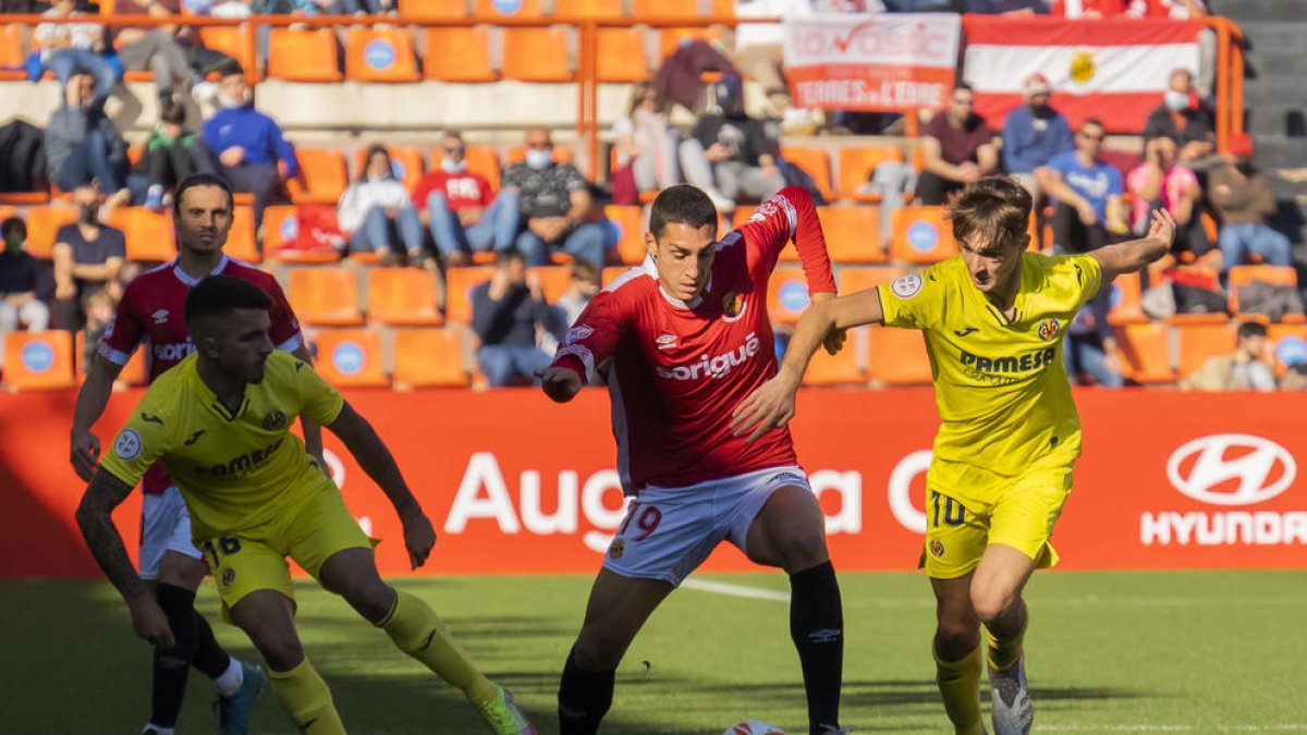 El camino al 'play-off' del Nàstic implica hundir el submarino amarillo