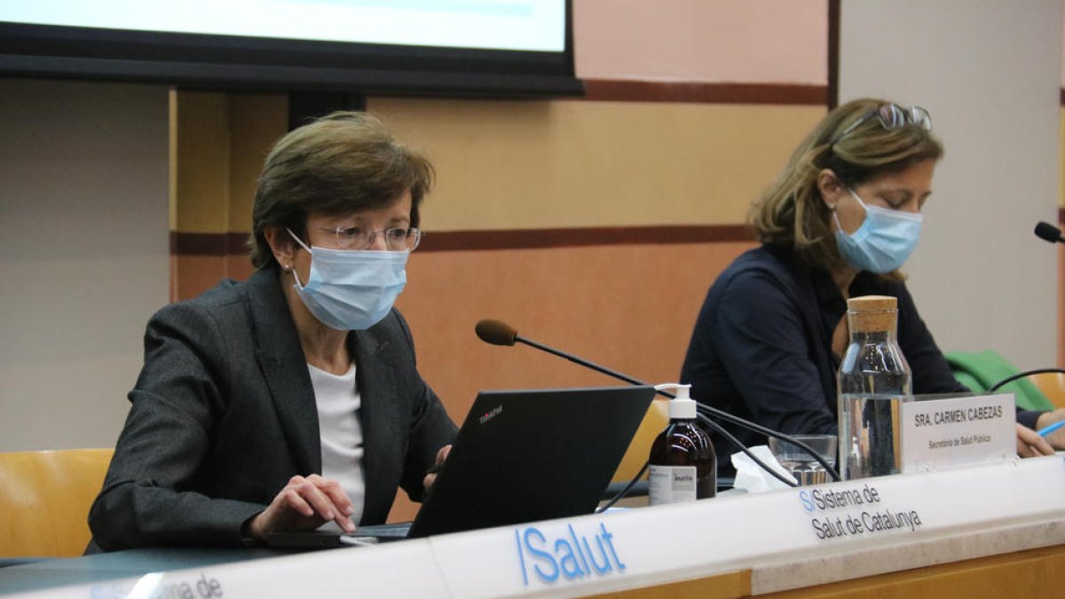 El comité asesor de la covid da apoyo a los investigados por el retraso en la vacunación a policías