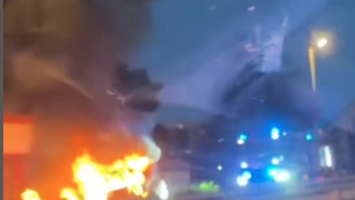 Quema completamente un vehículo en una de las entradas de Tarragona