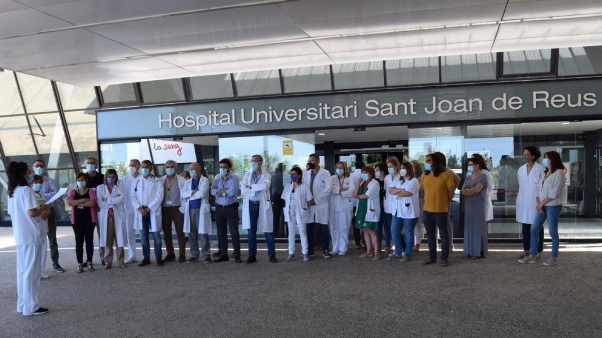 Concentraciones en el Sant Joan de Reus en rechazo de la imputación de Carmen Cabezas