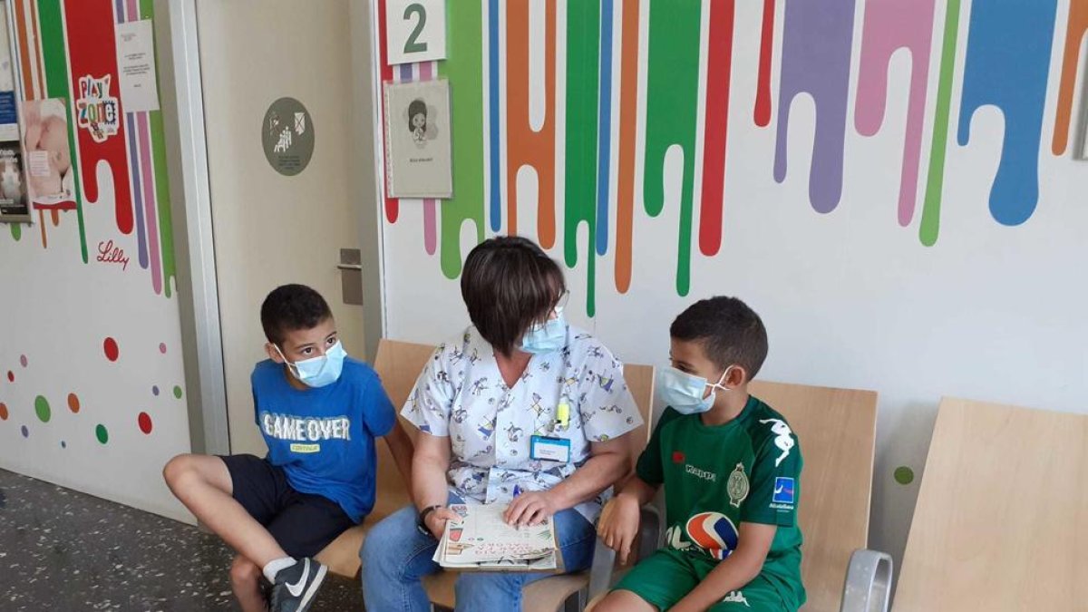 Professionals del CAP La Rambla donen consells per combatre l'onada de calor als nens