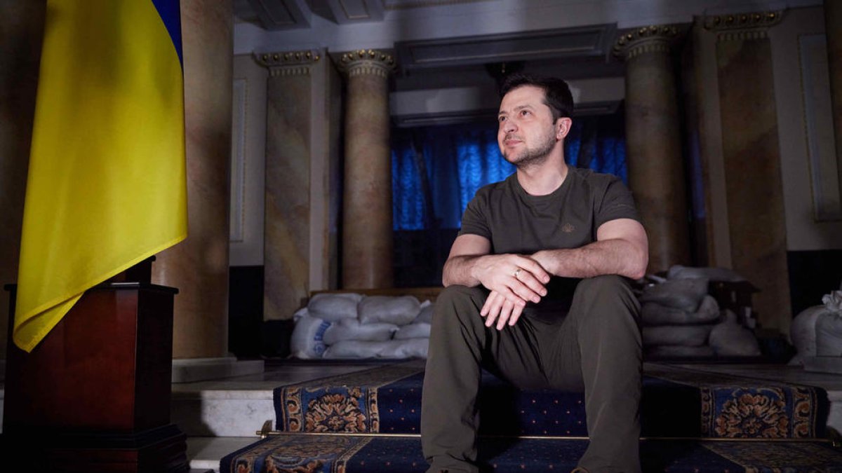 Ucraïna acusa Rússia d'atacar una escola d'art de Mariúpol on es refugiaven 400 persones