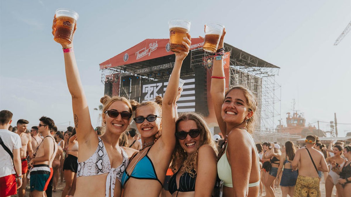 Tres chicas atendidas por pinchazos en un festival de música en Castellón