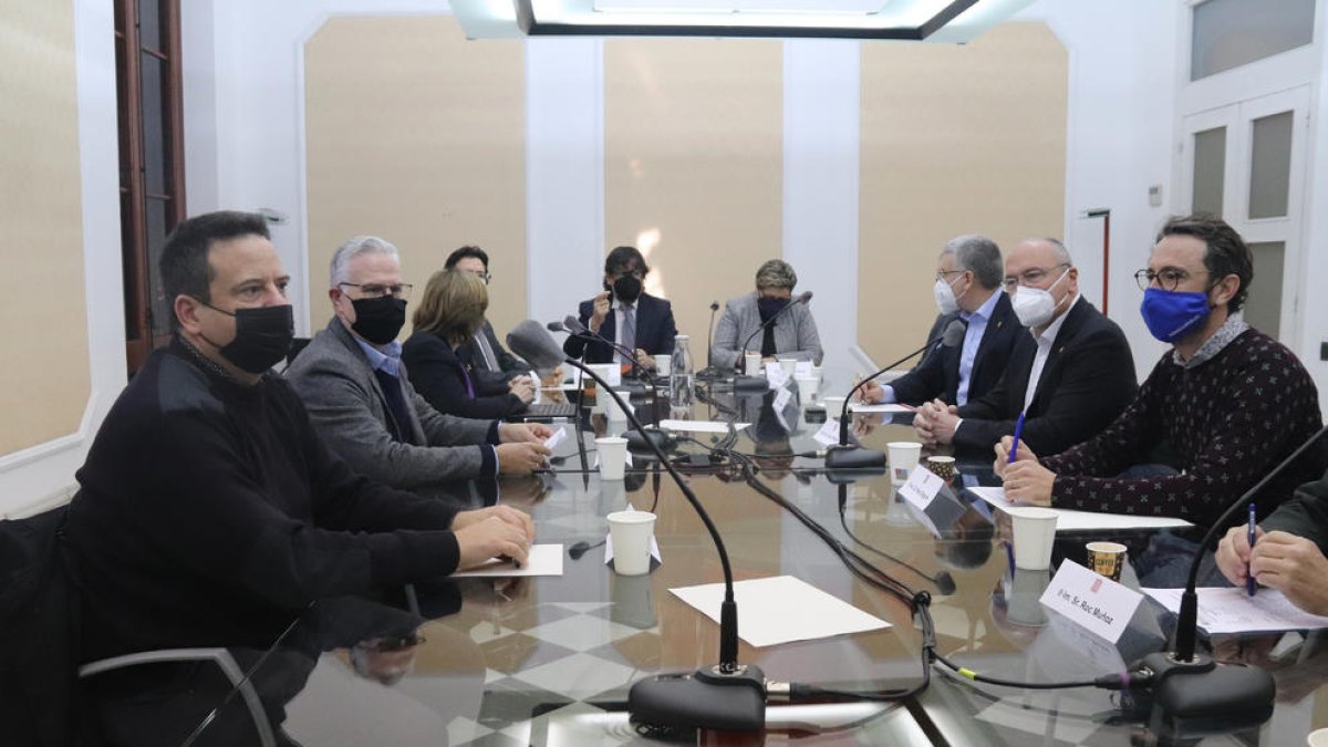 El futur tramvia circularà sense catenàries en els trams urbans