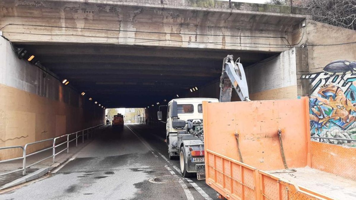 Empiezan las obras de mejora del puente de acceso al barrio Gaudí