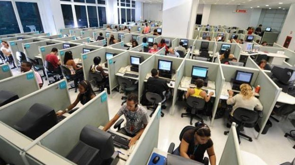 Consum limita a 3 minuts l'espera telefònica per a atendre el client