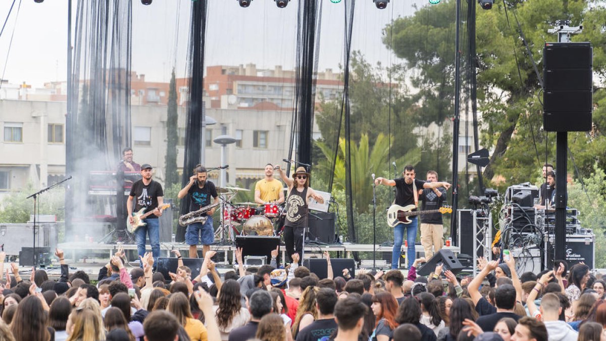 La URV tanca la Lletrafest amb un concert de Buhos