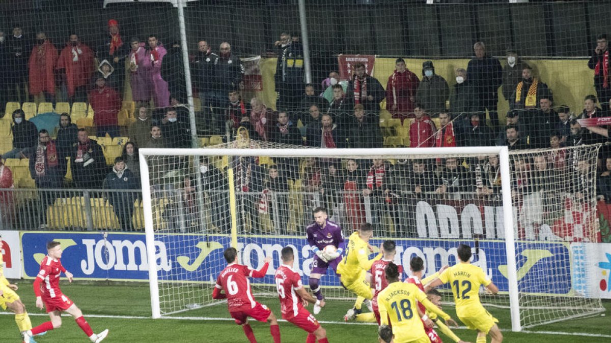 Alerta defensiva: Agné tendrá que cambiar la pareja titular de centrales