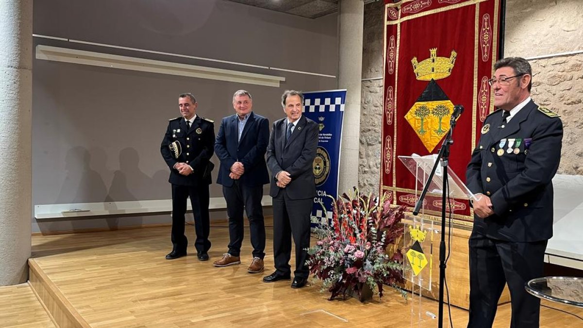 Vandellòs agraeix al sotsinspector en cap Jordi Jiménez la seva tasca a la Policia Local