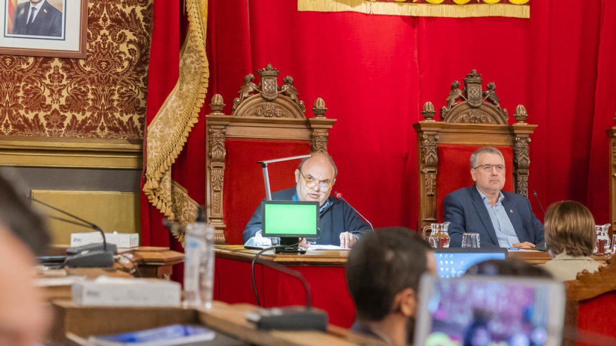 L'oposició permet que prosperi el primer modificatiu de crèdit del govern