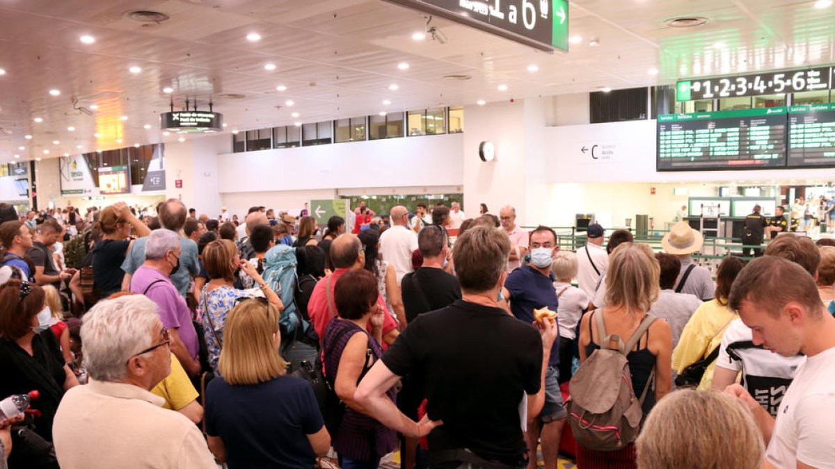 La circulación de trenes de otra velocidad se reanuda después de cinco horas parada