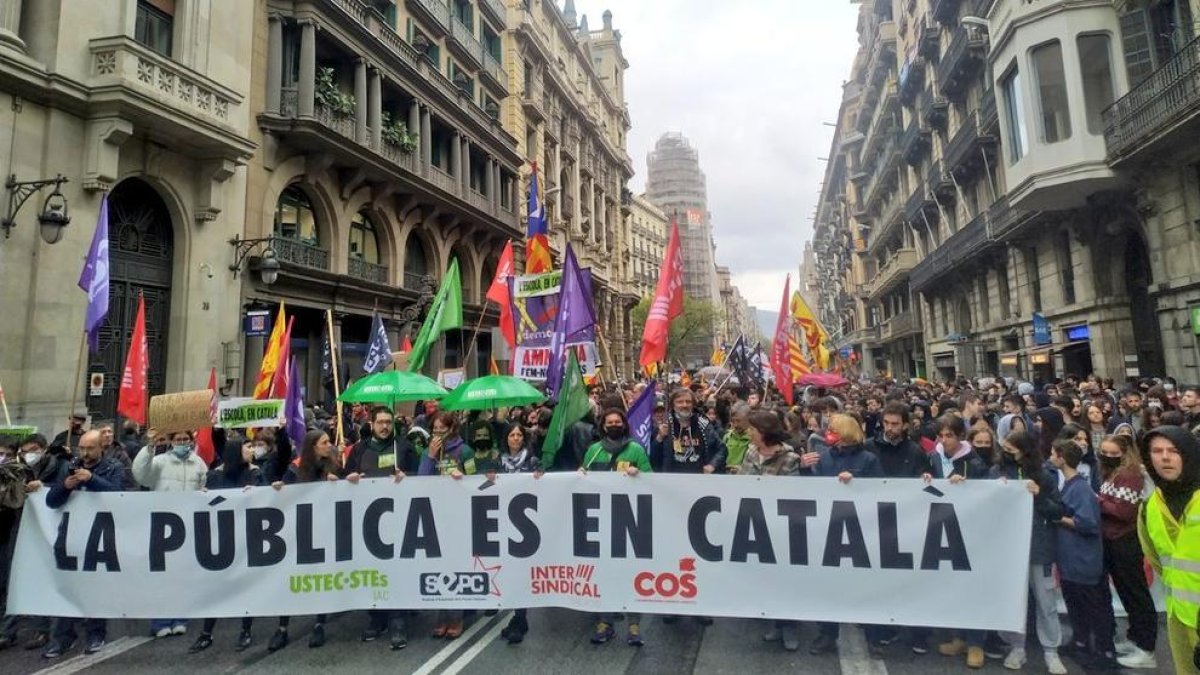 El seguiment de la vaga pel català ha estat d'un 6,49% als centres públics i un 4,21% als concertats