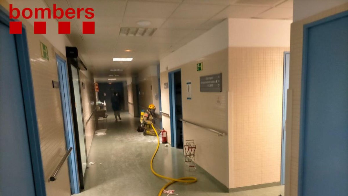 Incendio en una habitación de la tercera planta del hospital del Vendrell