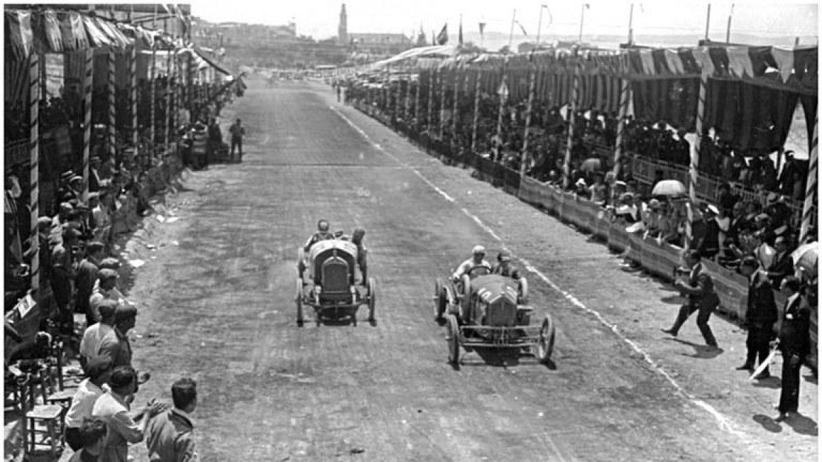 Los coches clásicos invadirán el sábado en la Rambla Nueva