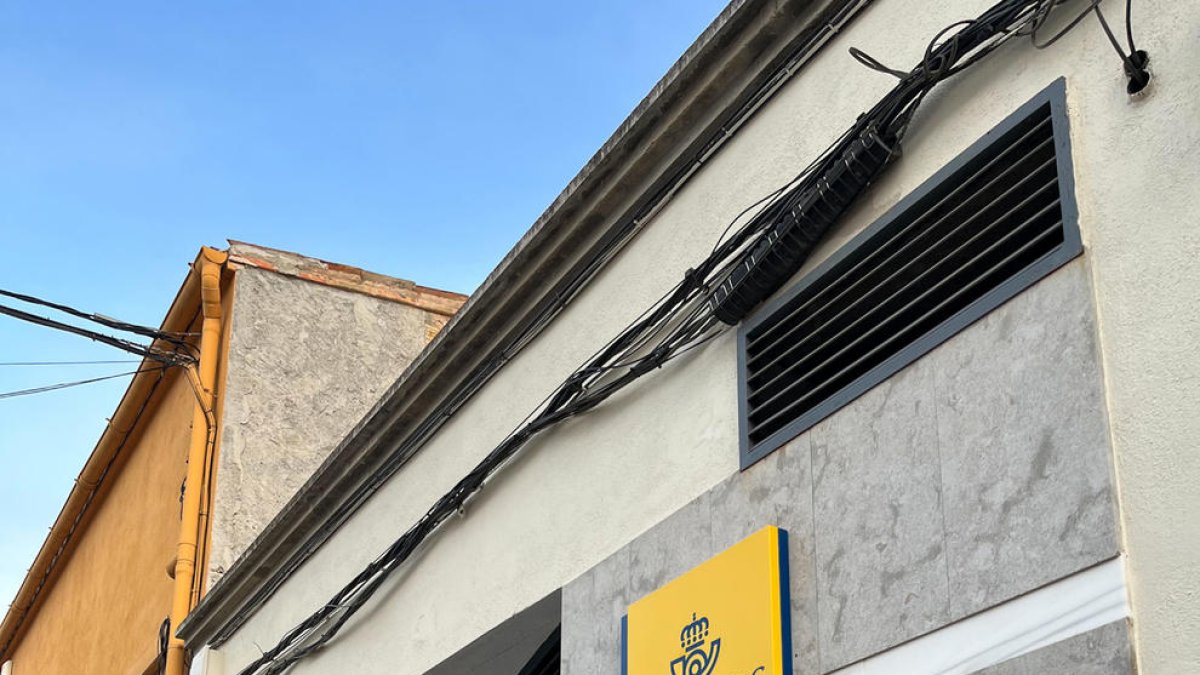 El Ayuntamiento de Móra la Nova exige que no se cierre la oficina de Correos del municipio