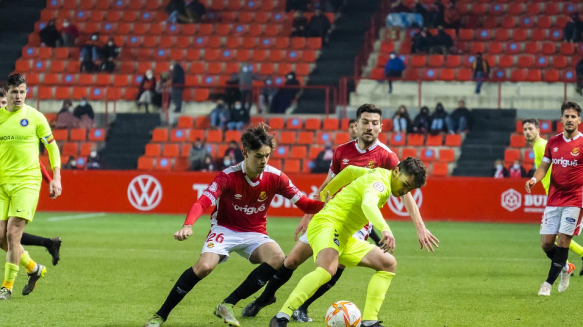 El Nàstic se hunde en el Nuevo Estadio (0-3)
