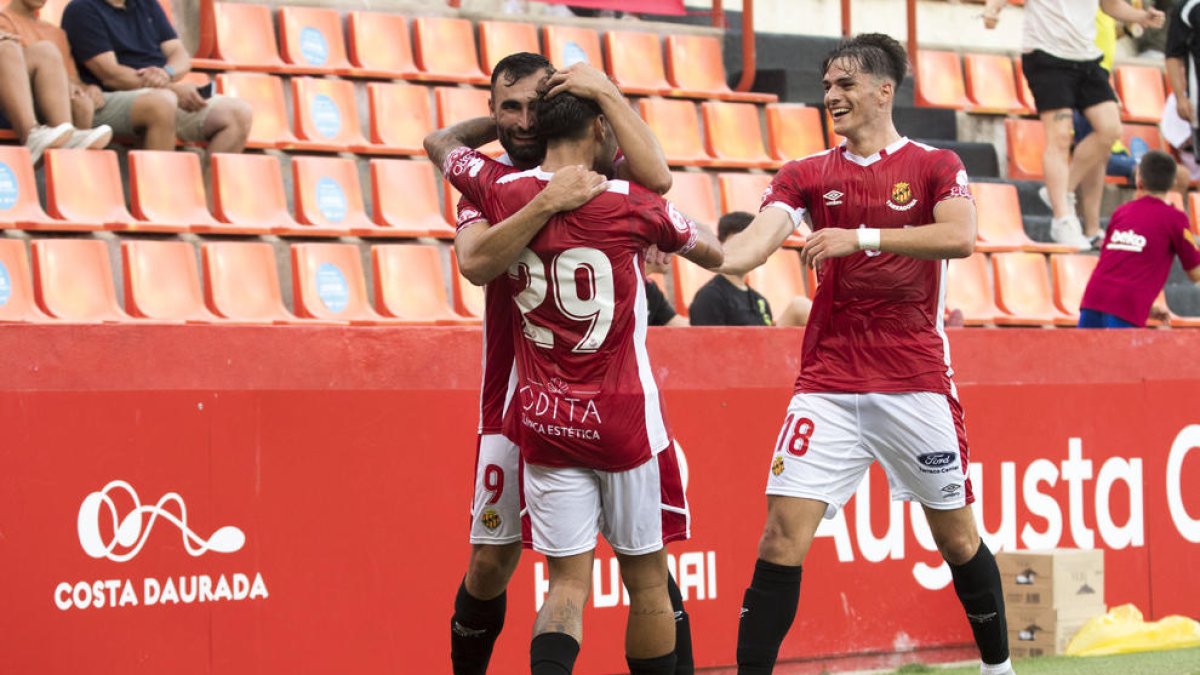 Nil Jiménez, preparat per fer un pas endavant al lateral esquerre del Nàstic