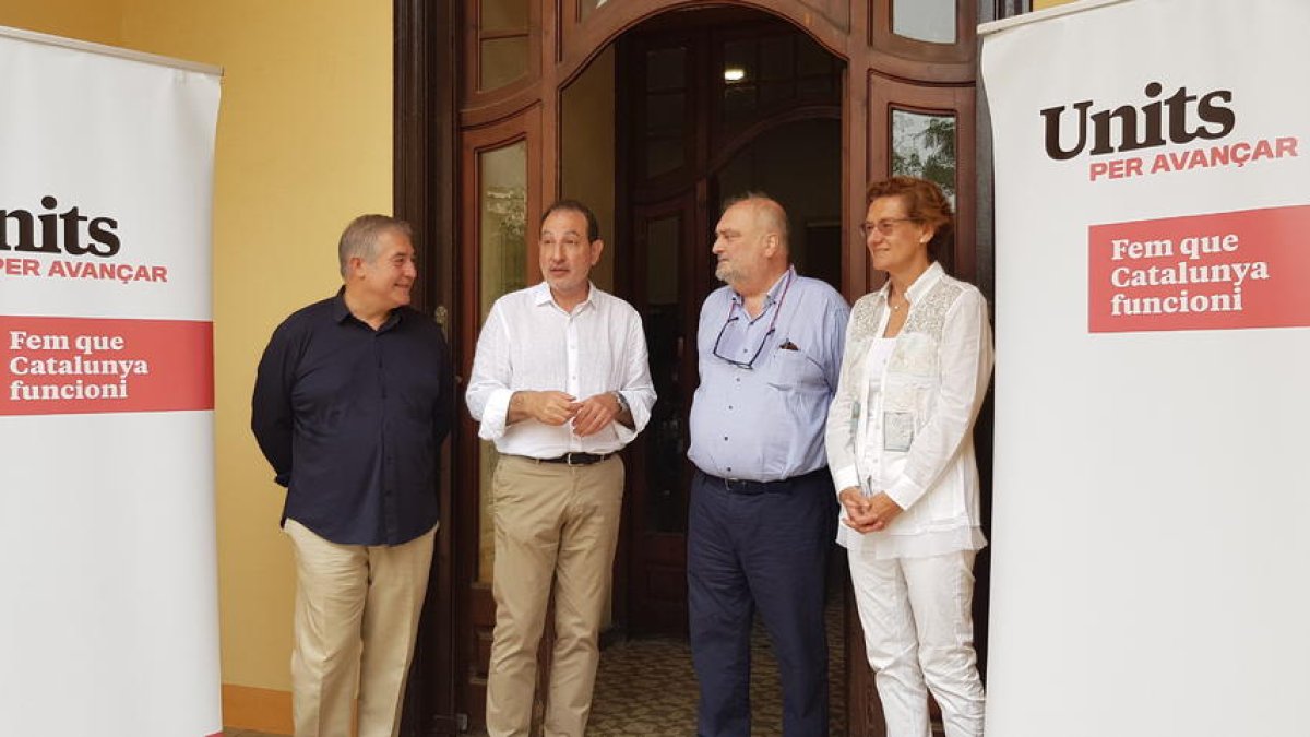 Units per Avançar propone una ayuda anual de 1.000 euros para rentas por debajo del umbral de la pobreza