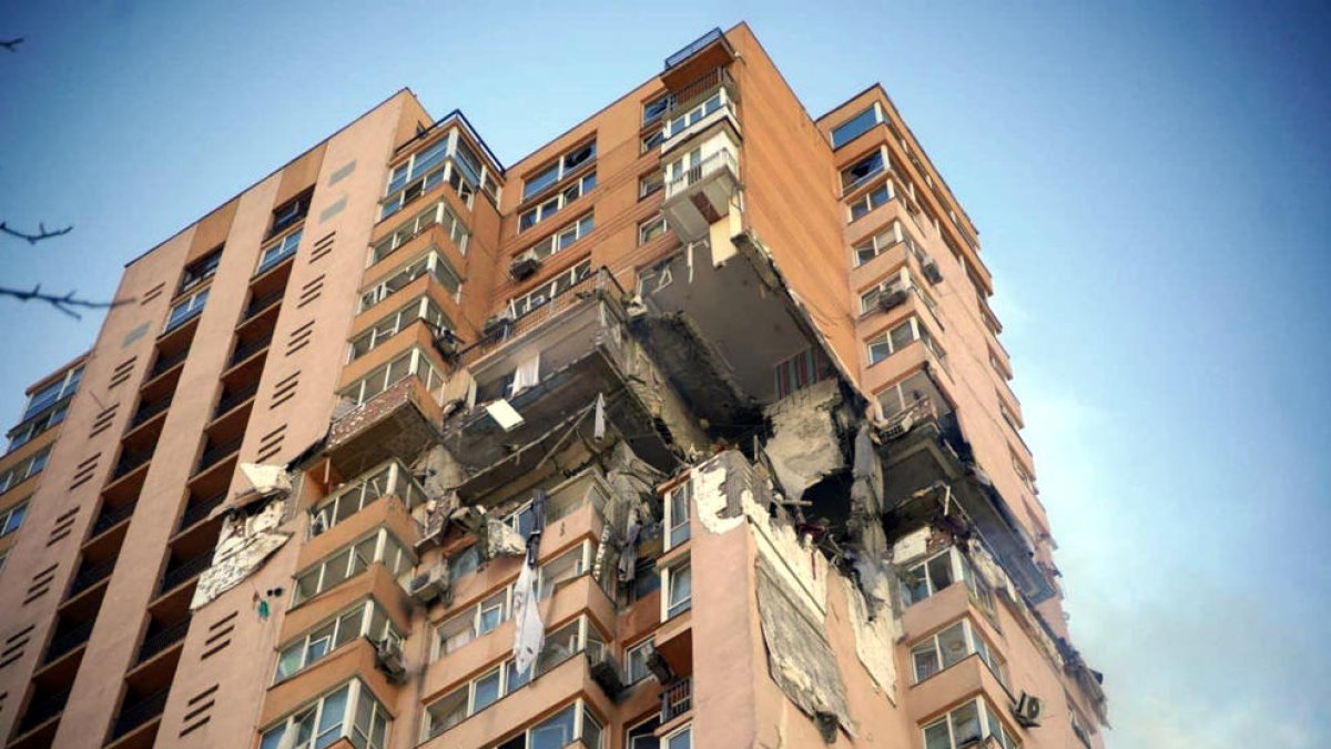 Noche y madrugada de explosiones y duros enfrentamientos cerca del centro de Kiev