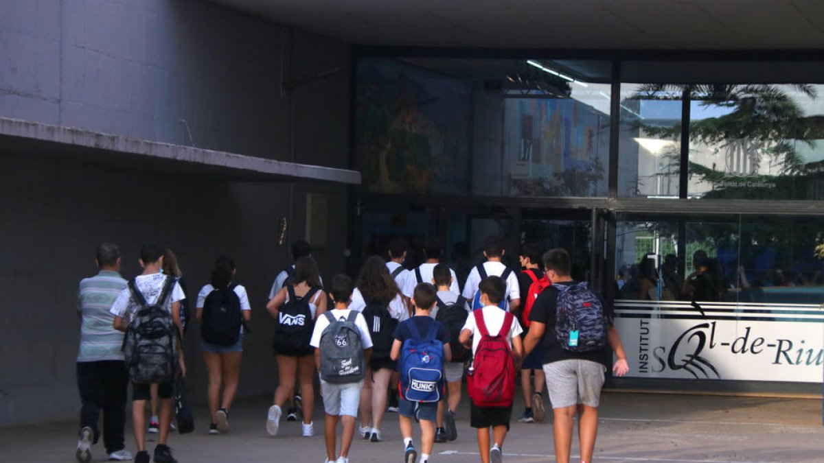 Els centres ebrencs van tancar la setmana passada amb un 9% dels alumnes i 8% dels docents confinats