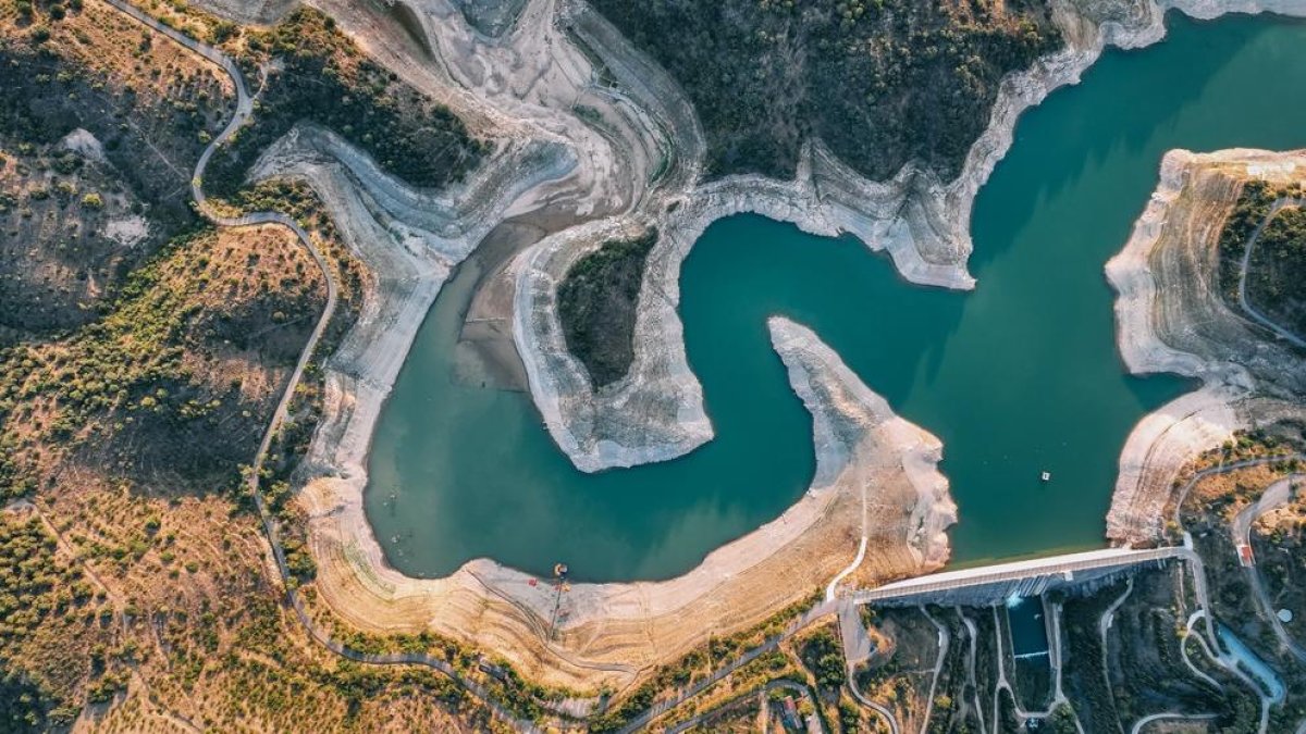 Imatge d’arxiu del pantà de Siurana, a vista de dron.