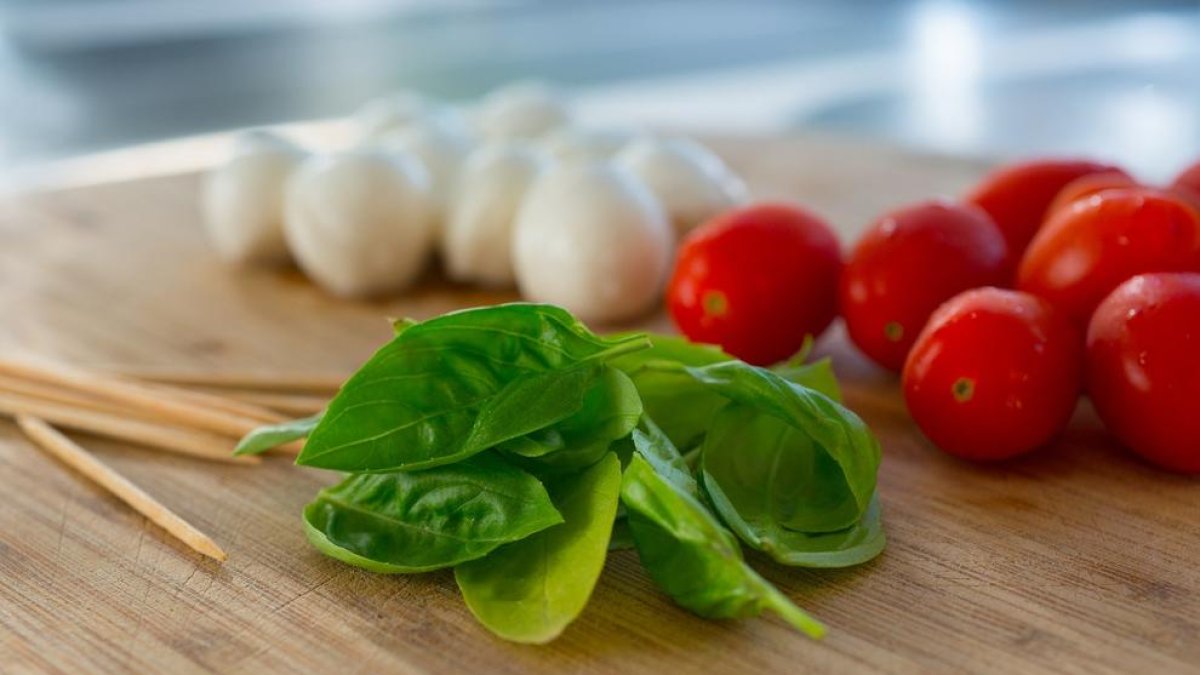 Busquen 200 dones per definir noves estratègies nutricionals durant la menopausa