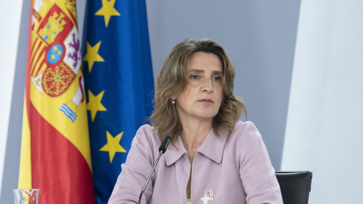 El gobierno español prevé aplicar en «3 o 4 semanas» el acuerdo para abaratar la luz