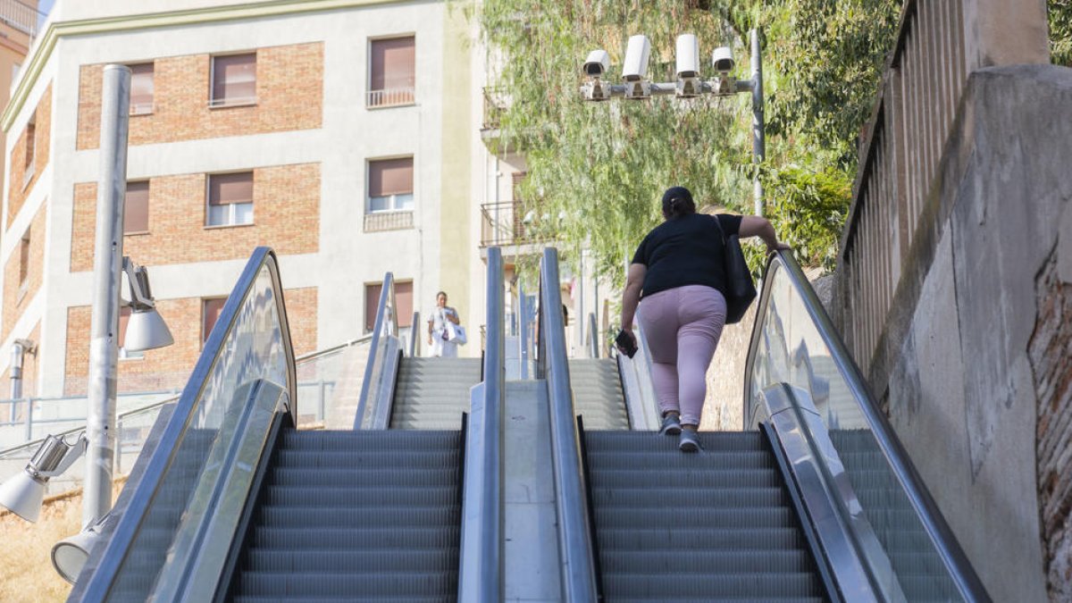 Les escales mecàniques del carrer Vapor de Tarragona tornen a fallar