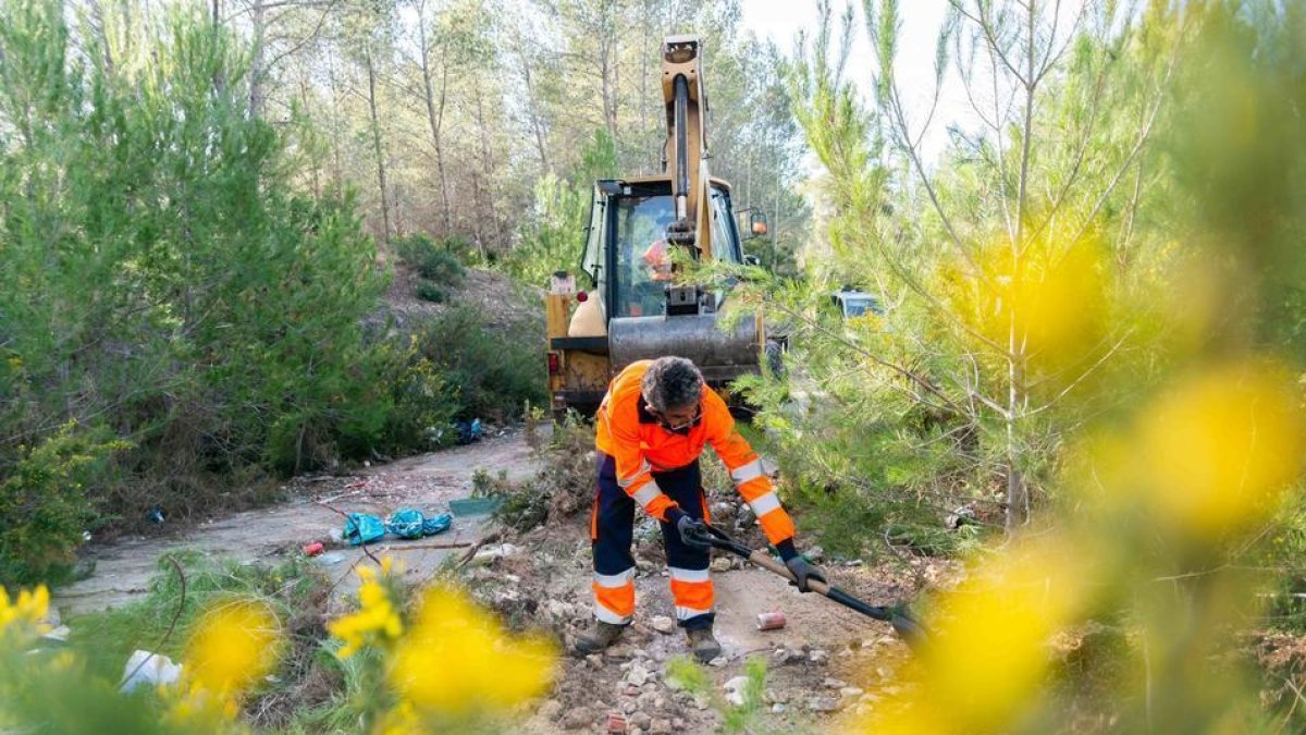 Tarragona retira nou tones de residus de 20 abocadors il·legals