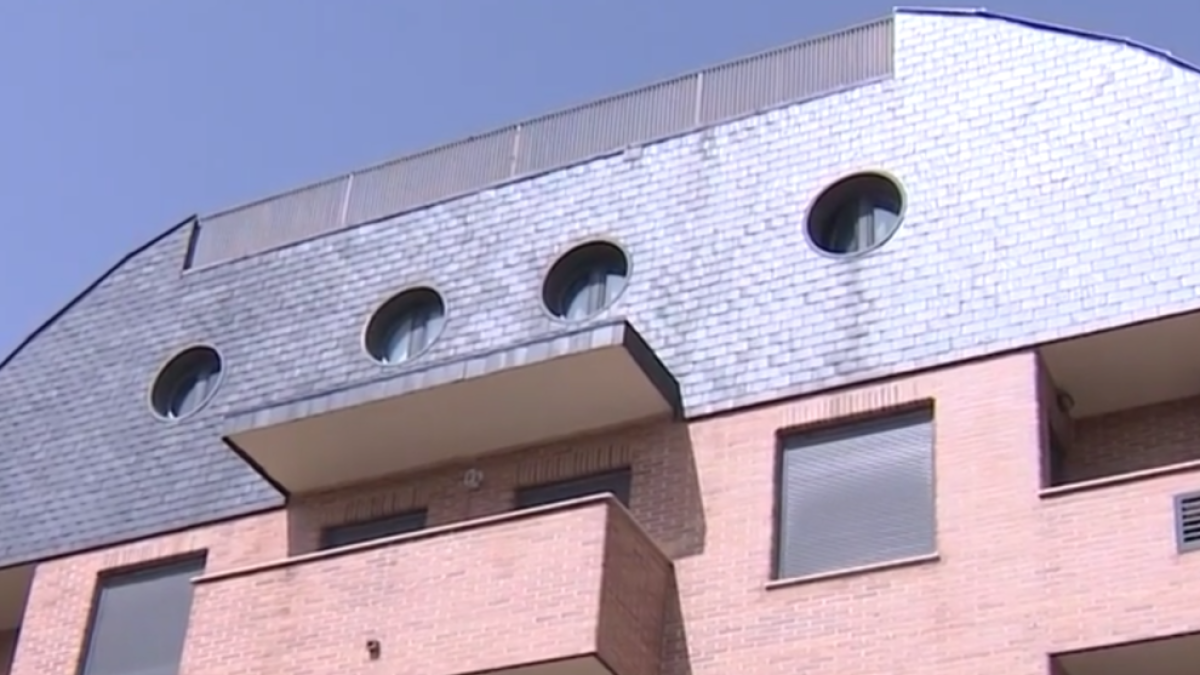 Fuig després de ferir a cops de martell dues persones a Alcalá de Henares