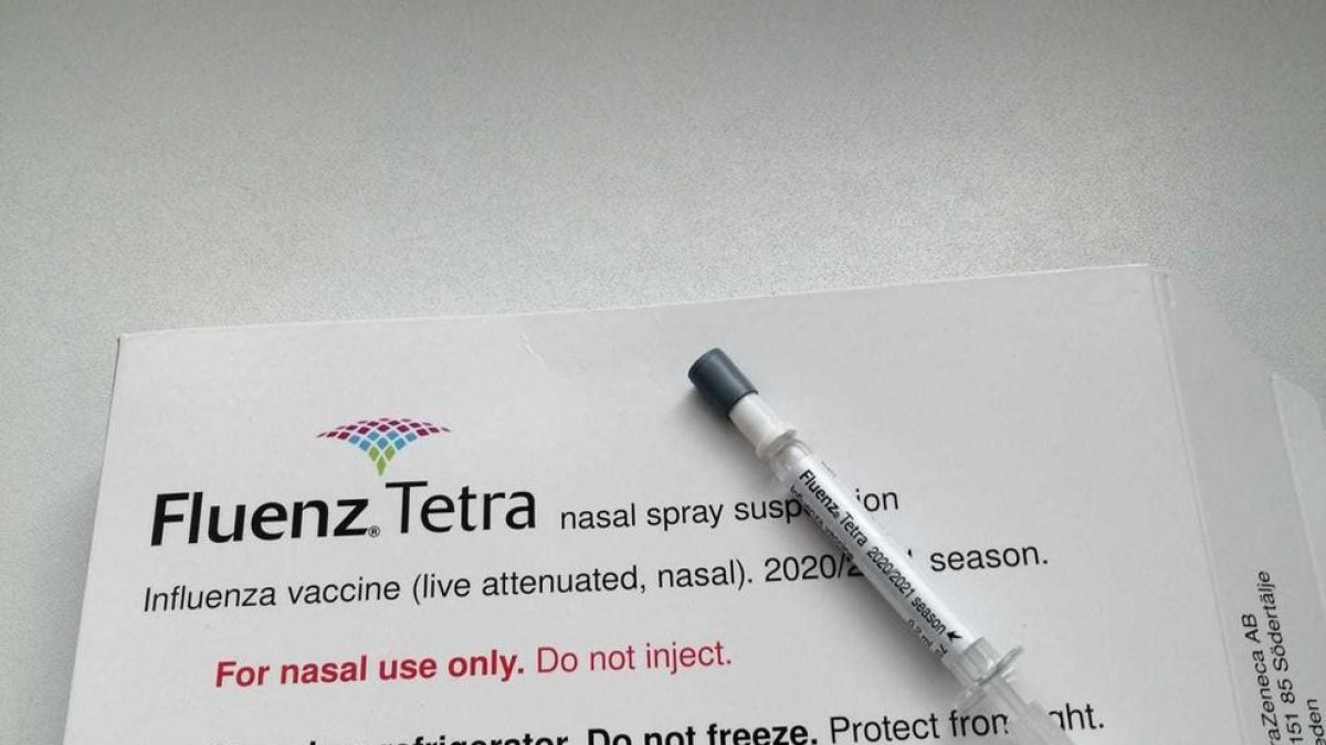 La vacuna intranasal para la gripe, ya en las farmacias: para niños, con receta y con un precio de 37 euros